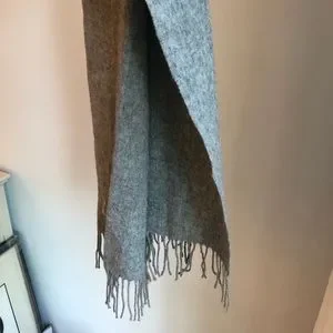 Saint Laurent logo-patch wool scarf - Grey
